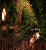 20111120002549-sacerdote-maria.jpg
